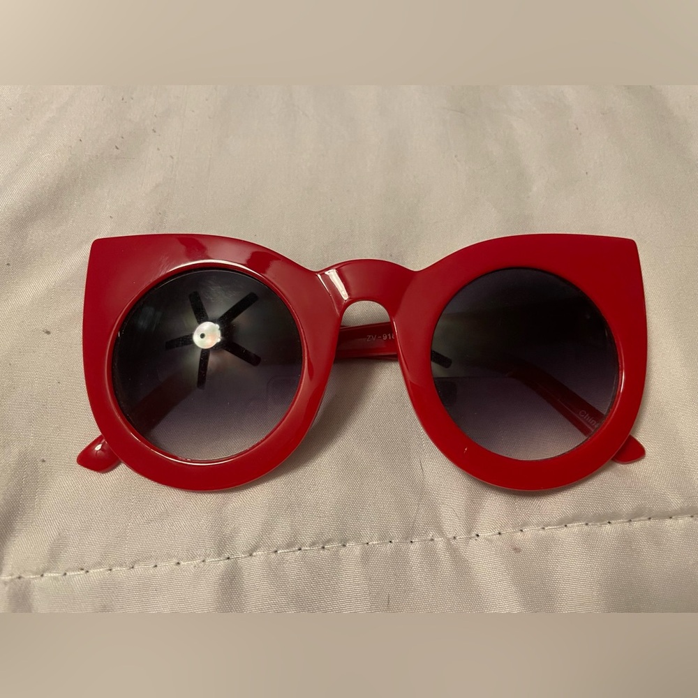 Oversized Red Cat-Eye Sunglasses
